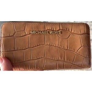 Michael Kors Jet Set Travel Continental Women's Wallet - Creme Giraffe Print